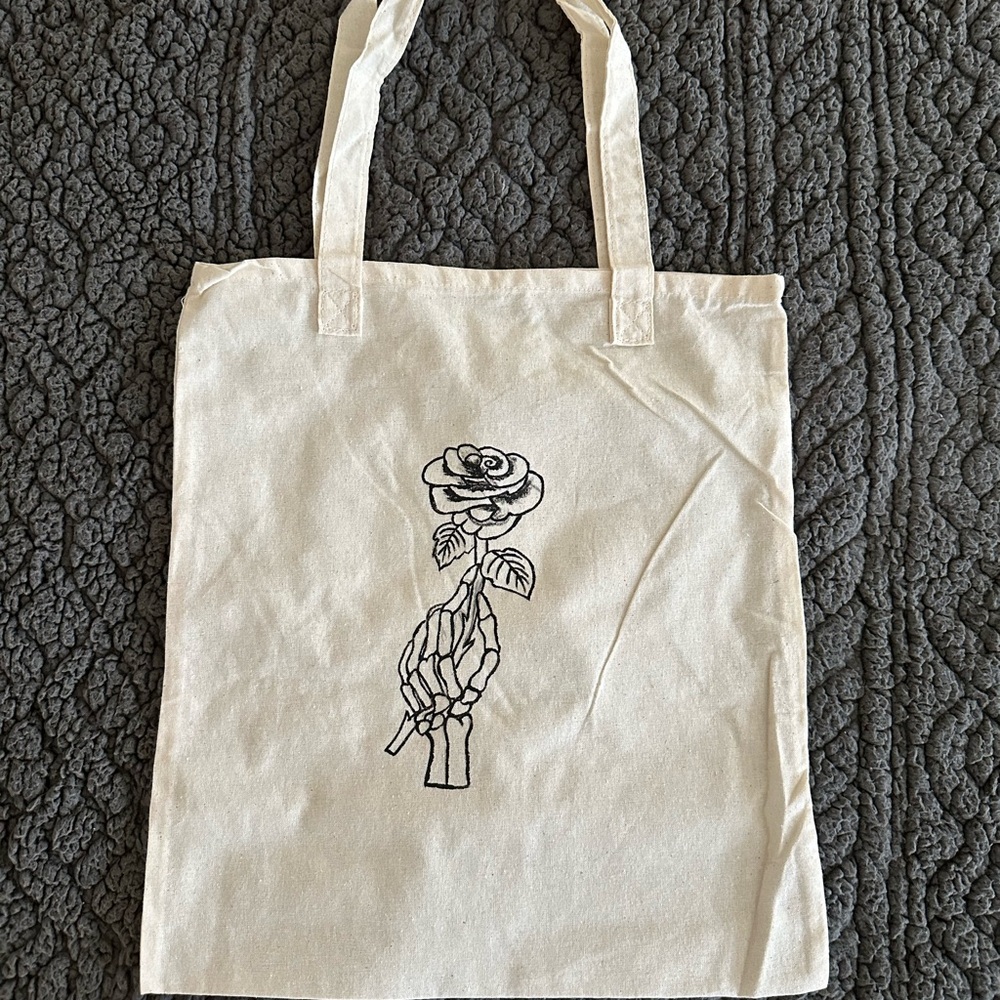 Elegant Cream Tote Bag with Floral Design